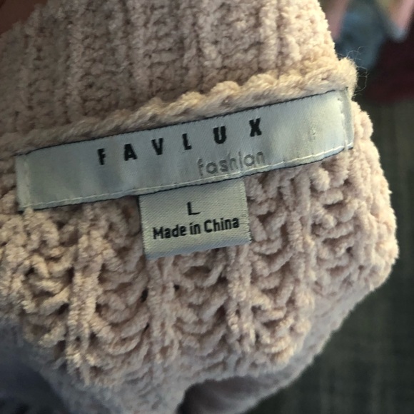 Super soft pink cropped sweater!! - Picture 3 of 3